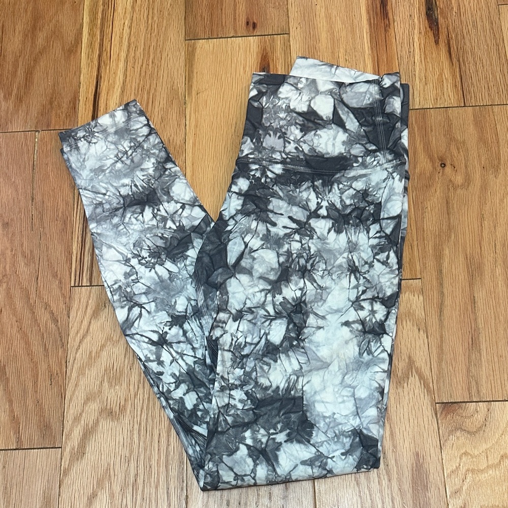 Lululemon Black and White Leggings